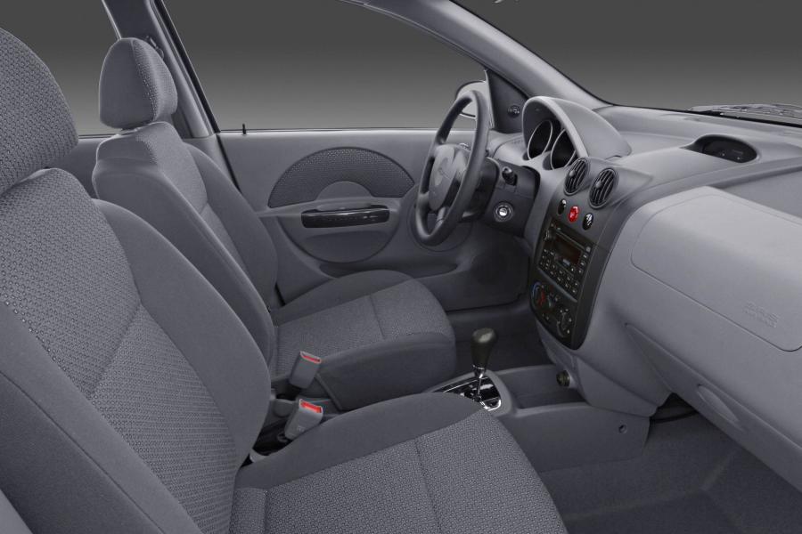  Chevrolet Aveo5 2005 года  (фото 14 из 16)